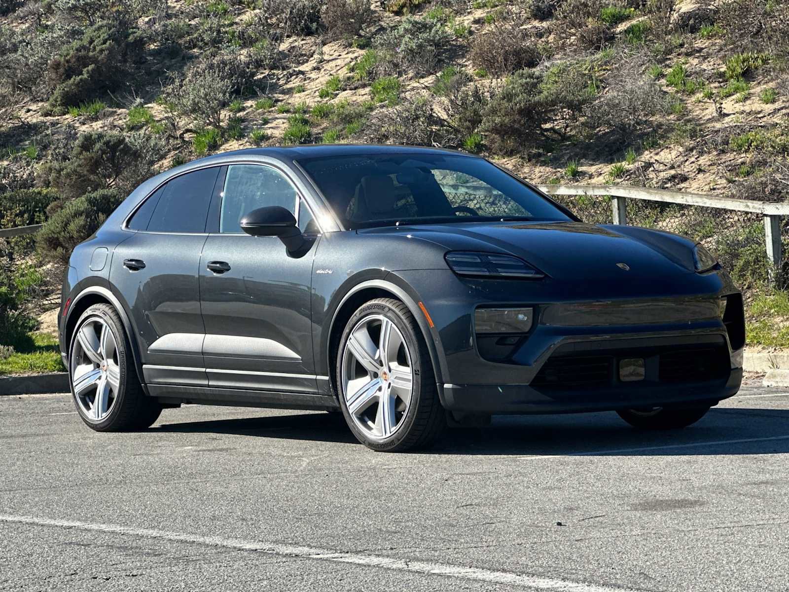 New 2025 Porsche Macan Electric RWD image 10