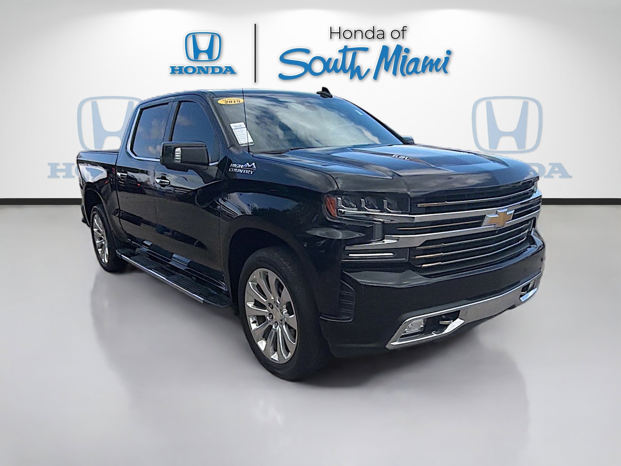 Used 2019 Chevrolet Silverado 1500 High Country w/ Technology Package AWD/4WD image 1