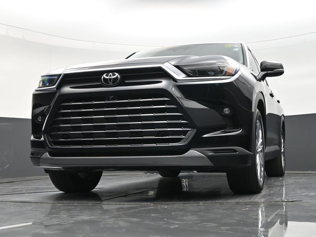 Used 2026 Toyota Grand Highlander AWD image 32