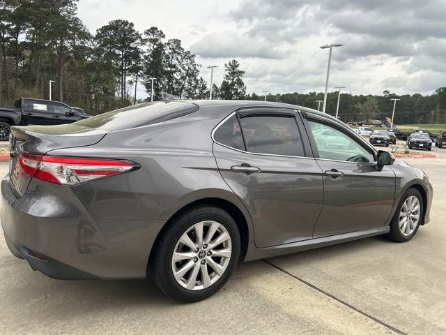 Used 2019 Toyota Camry LE image 3