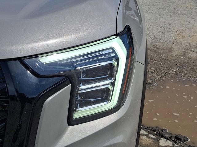 Used 2026 GMC Terrain Elevation w/ Black Edition image 28