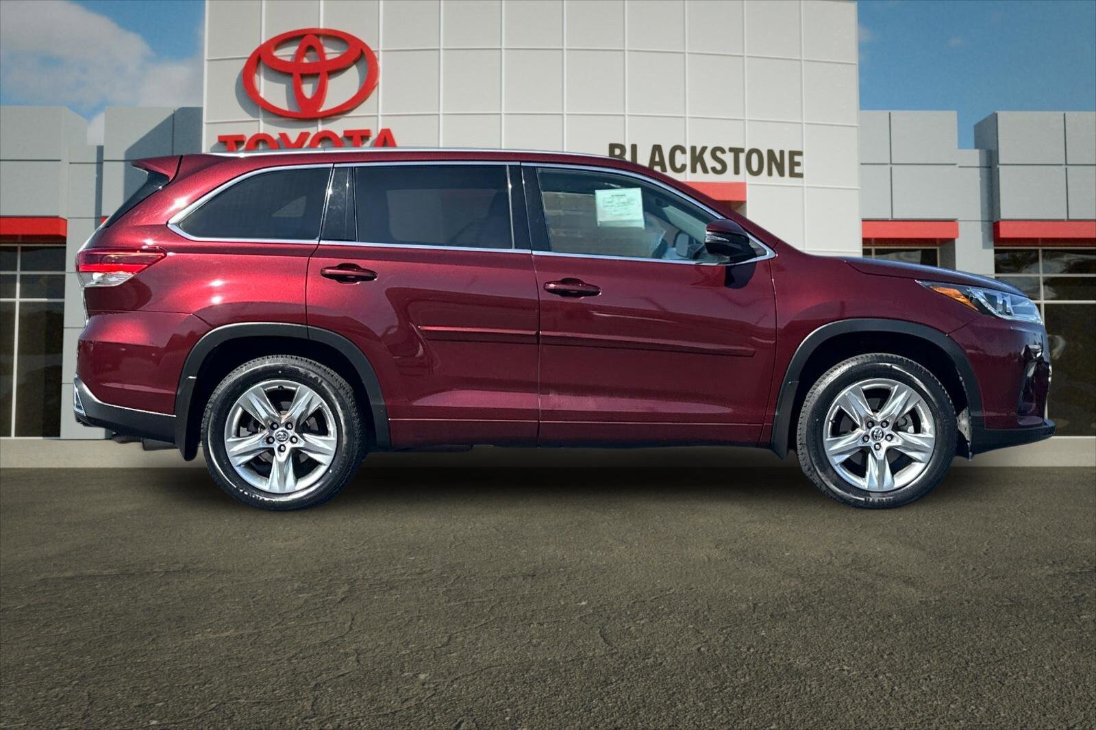 Certified 2019 Toyota Highlander Limited AWD/4WD image 2