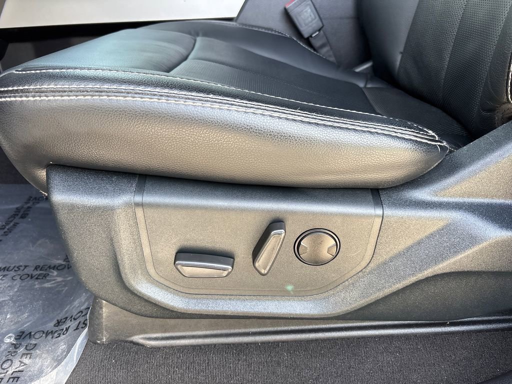Used 2020 Ford F350 Lariat w/ Lariat Ultimate Package image 9