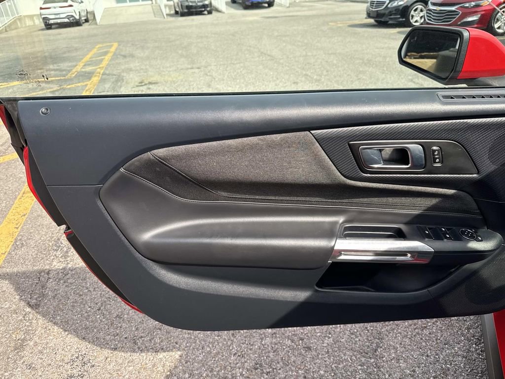 Used 2024 Ford Mustang Convertible image 11