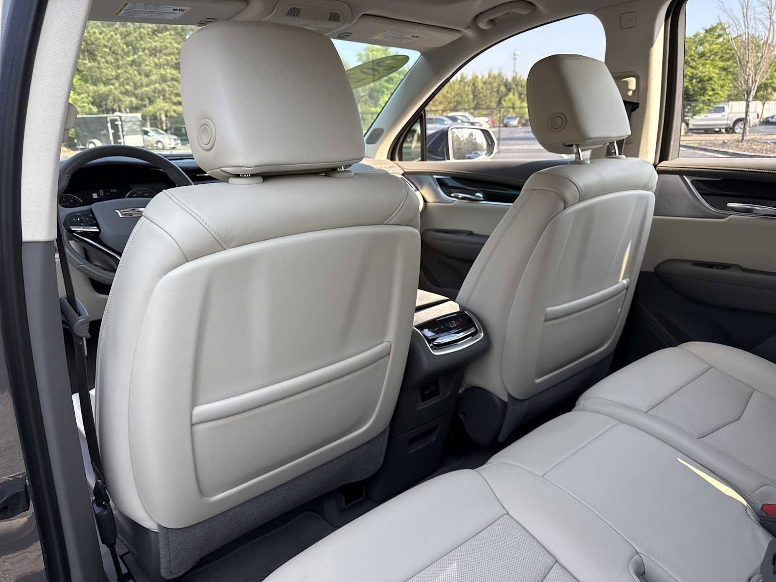 Used 2020 Cadillac XT6 Premium Luxury FWD image 19