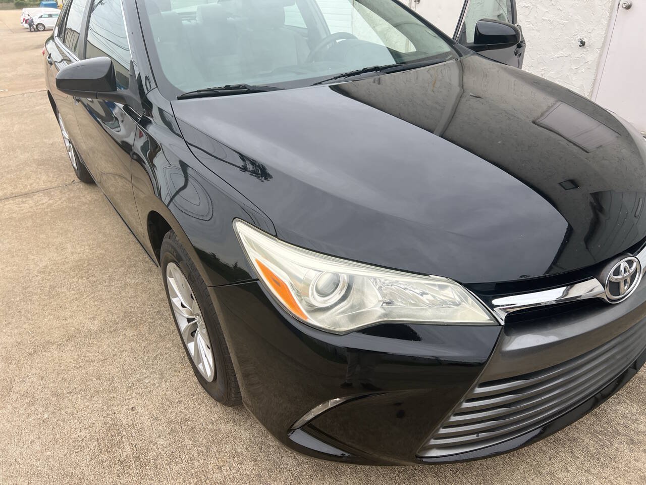 Used 2016 Toyota Camry LE FWD image 14