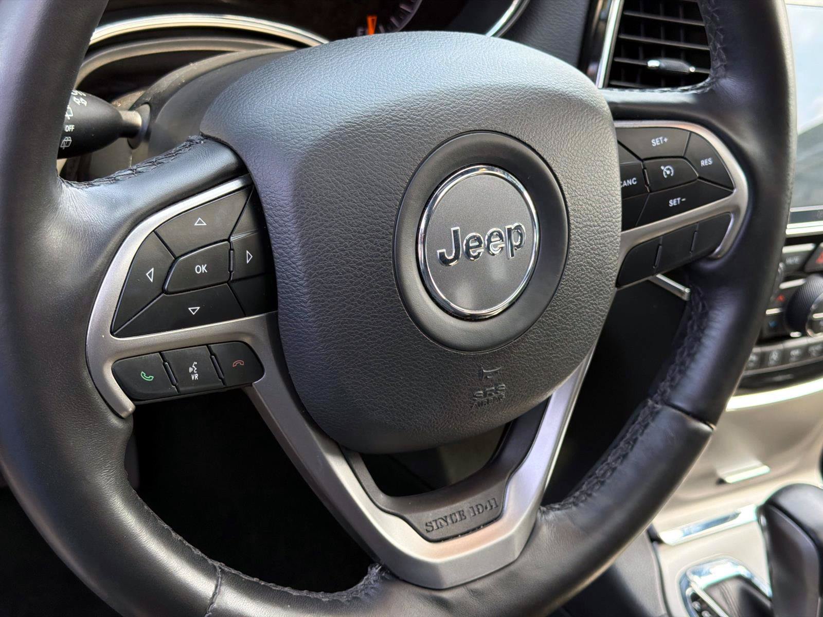 Used 2022 Jeep Grand Cherokee Limited AWD/4WD image 16