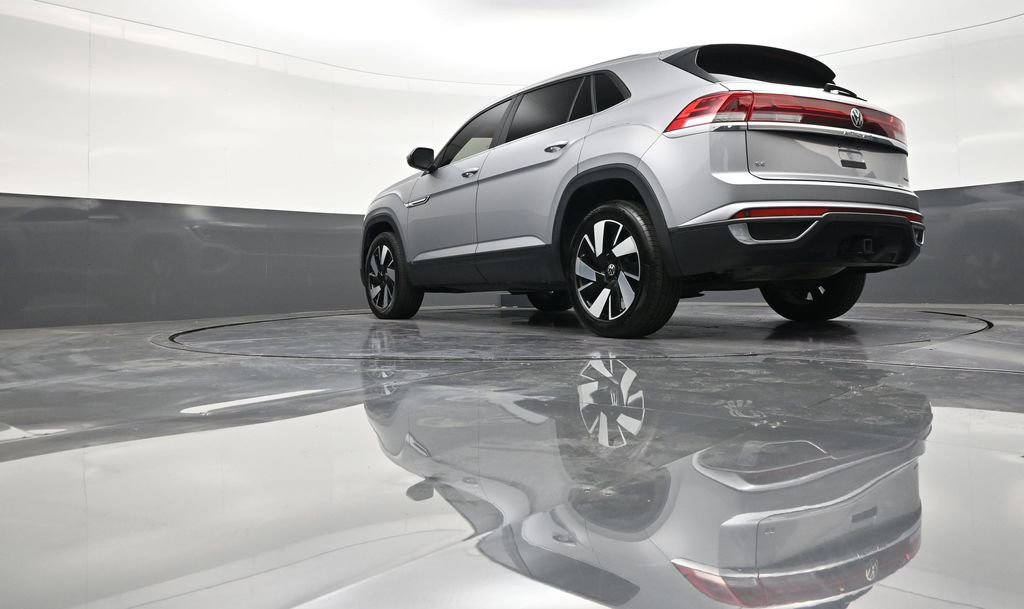 Used 2024 Volkswagen Atlas Cross Sport SE image 23