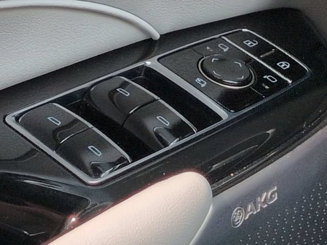 Used 2024 Cadillac Lyriq Sport RWD image 26