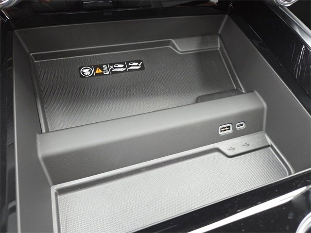 New 2026 Chevrolet Suburban High Country image 17
