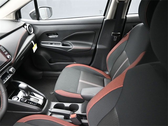 New 2025 Nissan Versa SR w/ Trunk Package image 18