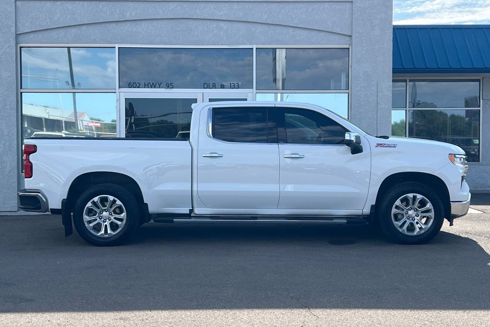 Used 2023 Chevrolet Silverado 1500 LTZ w/ Technology Package image 3