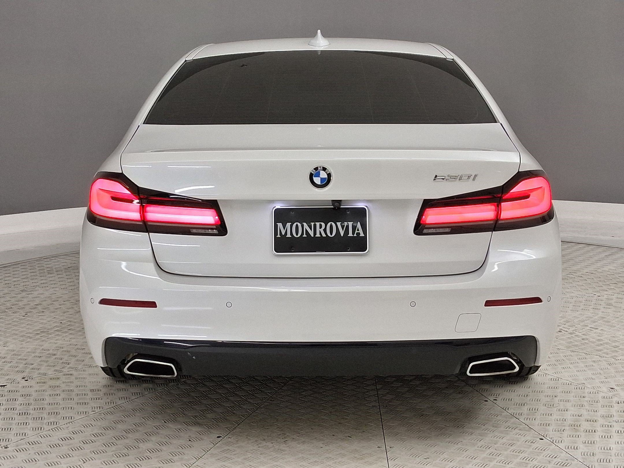 Certified 2023 BMW 530i w/ Premium Package RWD image 8