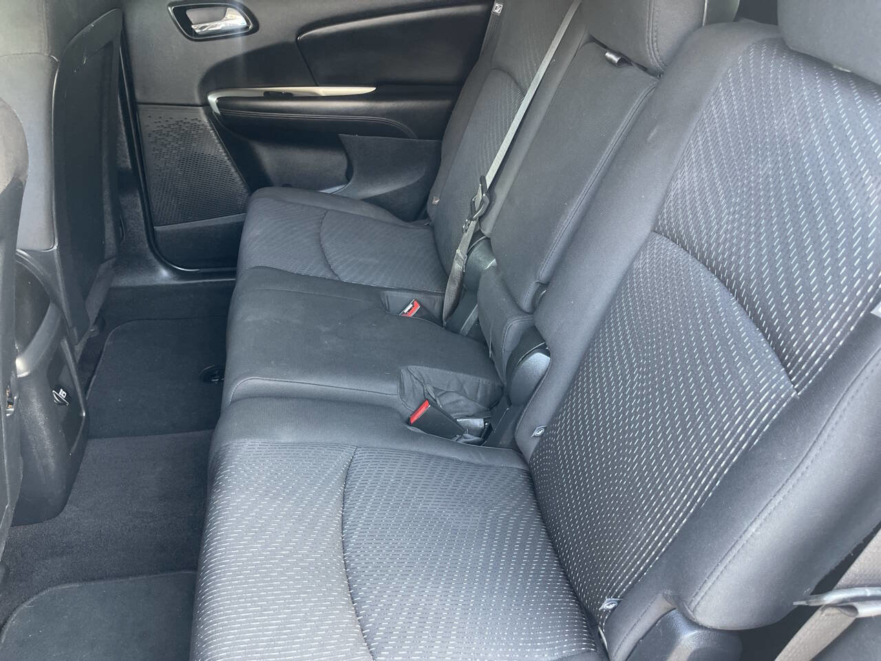 Used 2017 Dodge Journey SXT w/ Comfort/Convenience Group image 14
