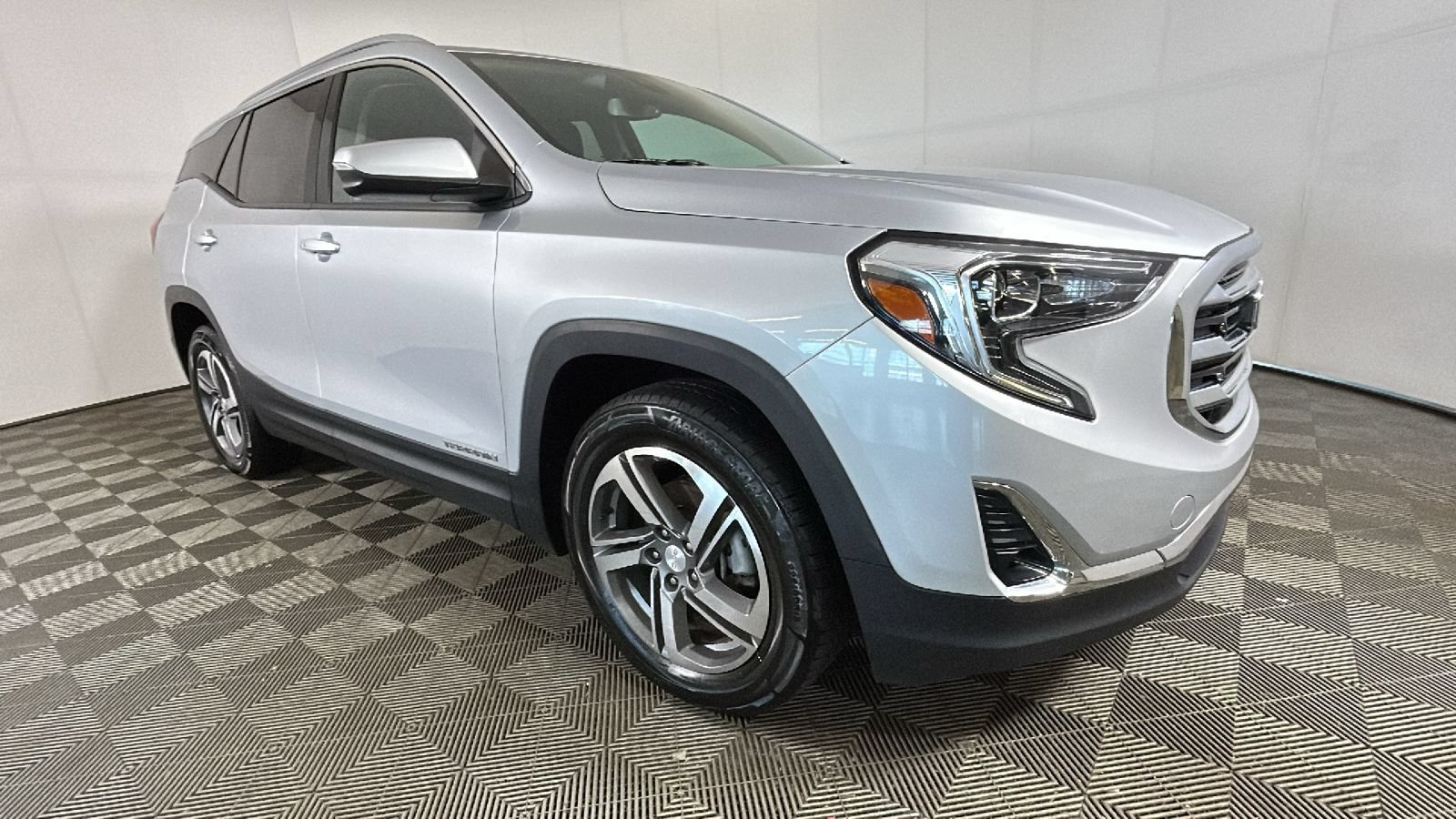 Used 2021 GMC Terrain SLT FWD video 3