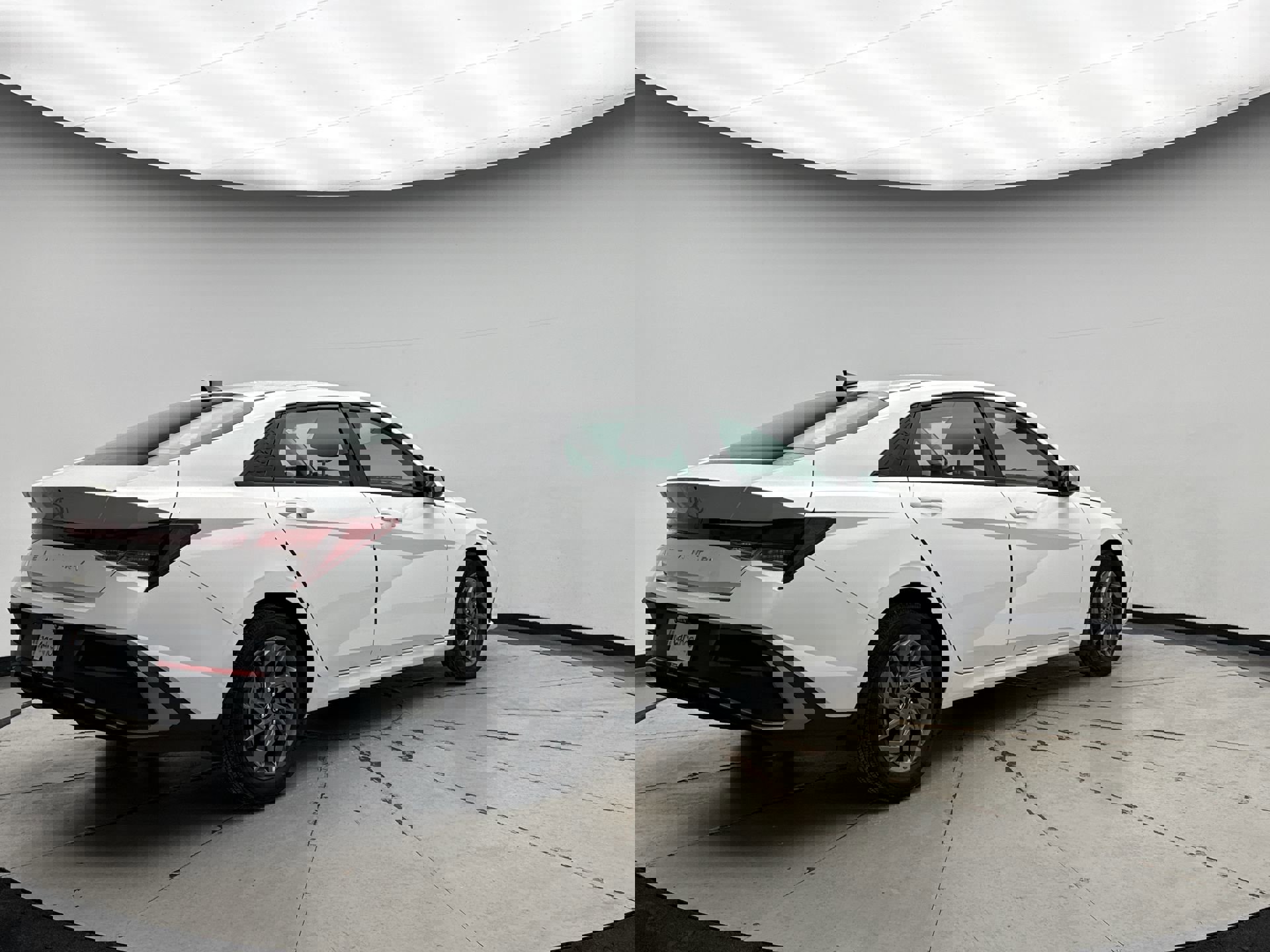 Used 2024 Hyundai Elantra SEL image 5