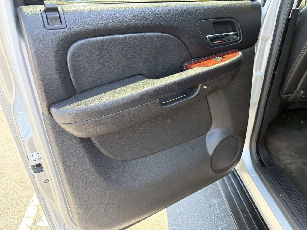 Used 2013 GMC Yukon XL 2500 SLT image 15