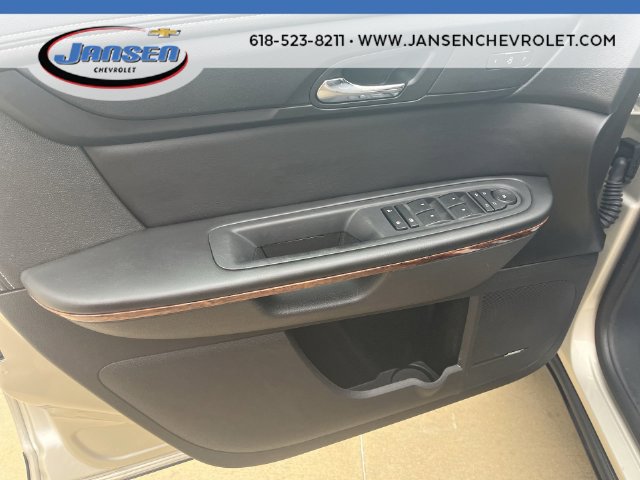 Used 2014 Chevrolet Traverse LTZ FWD image 22