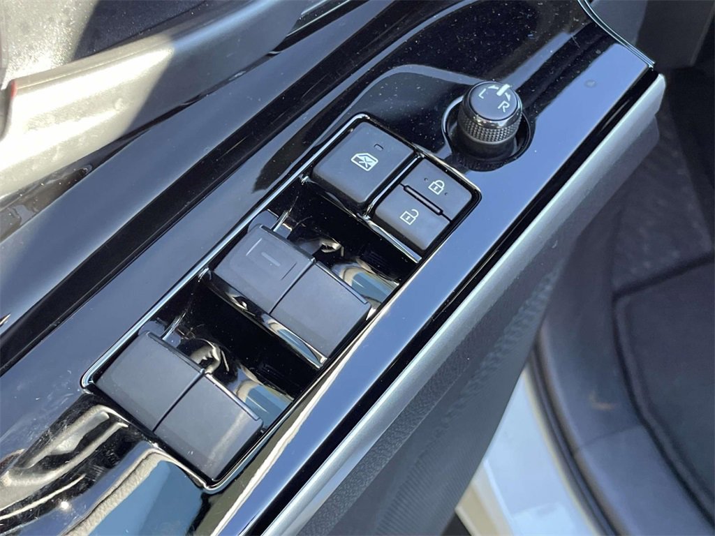 Used 2023 Subaru Solterra AWD image 16