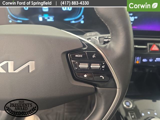 Used 2023 Kia Niro EX w/ EX Cold Weather Package FWD image 29