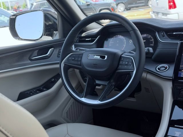 Used 2025 Jeep Grand Cherokee L Limited AWD/4WD image 31