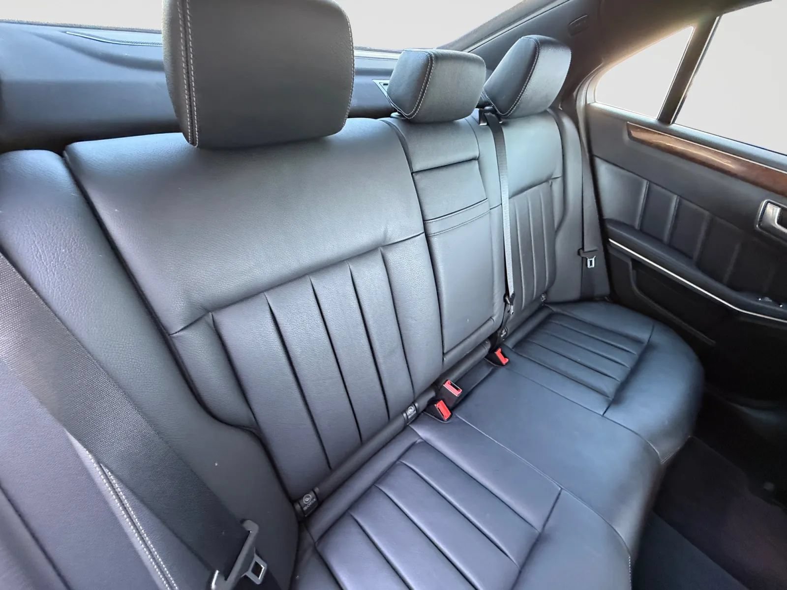 Used 2014 Mercedes-Benz E 550 4MATIC Sedan image 18