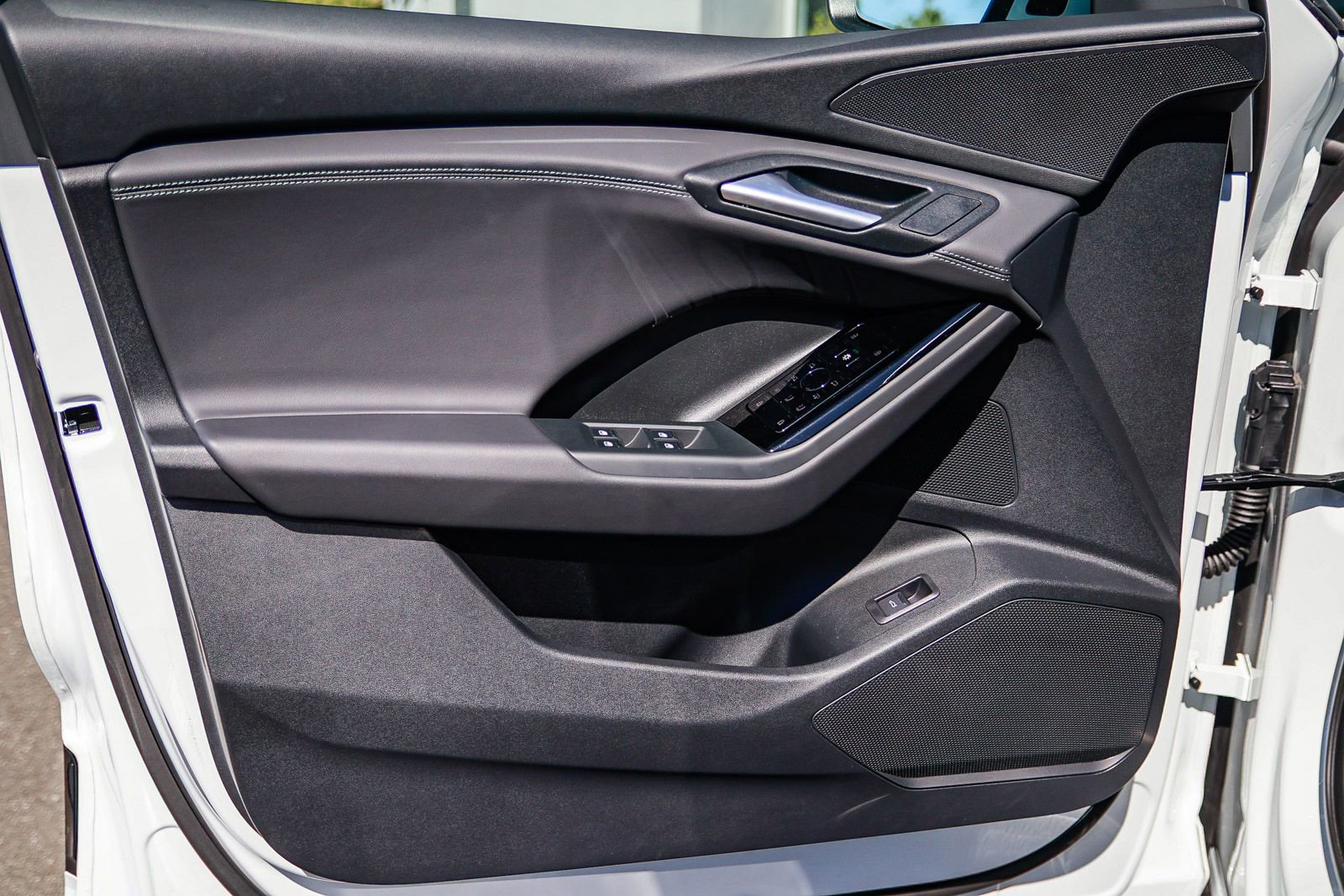 Certified 2025 Audi Q6 e-tron Premium w/ Convenience Package image 22