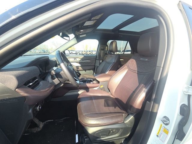 Used 2025 Ford Explorer Platinum w/ LUX Leather Package AWD/4WD image 28
