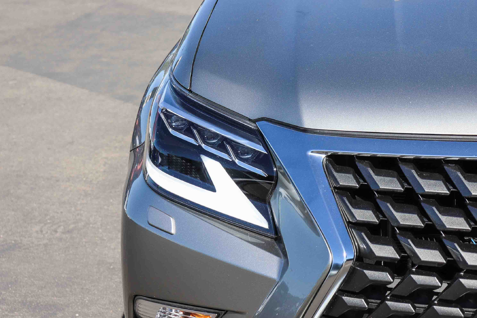 Certified 2023 Lexus GX 460 Premium w/ Accessory Package AWD/4WD image 11