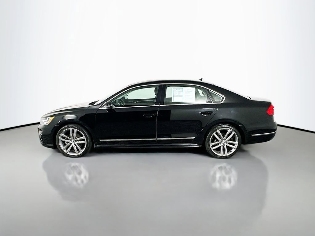 Used 2016 Volkswagen Passat 1.8T R-Line image 4