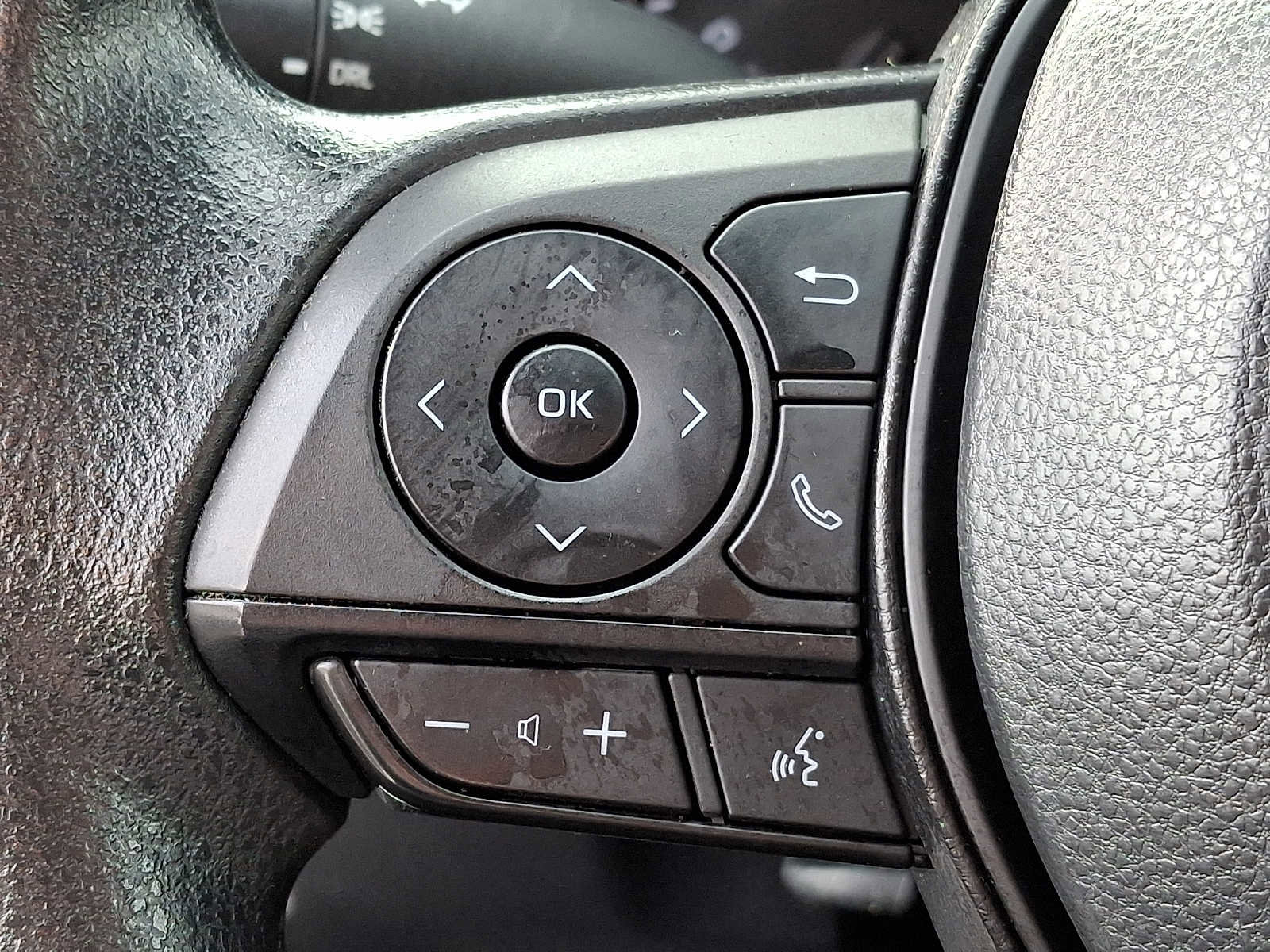 Used 2022 Toyota RAV4 LE image 17