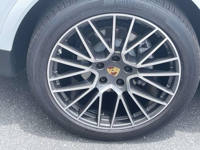 Used 2023 Porsche Cayenne AWD/4WD image 6