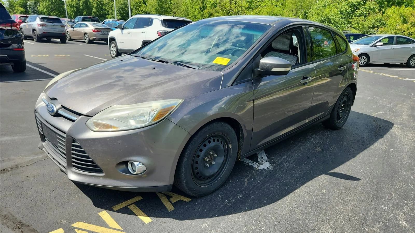 Used 2012 Ford Focus SE w/ SE Winter Pkg FWD image 6