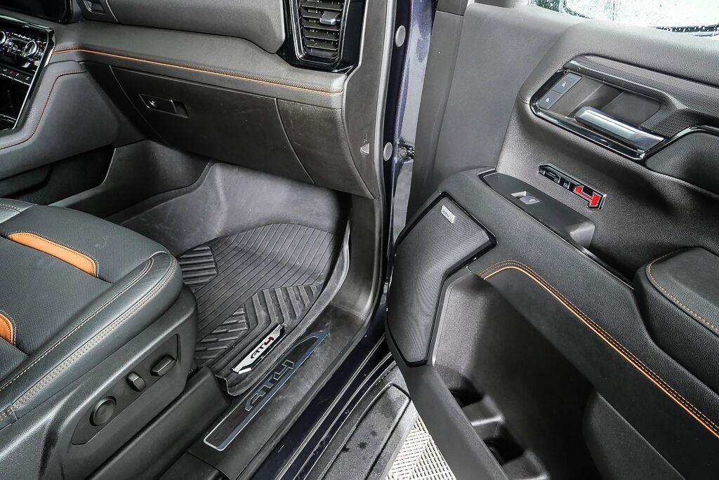 Used 2024 GMC Sierra 1500 AT4 w/ Technology Package AWD/4WD image 26