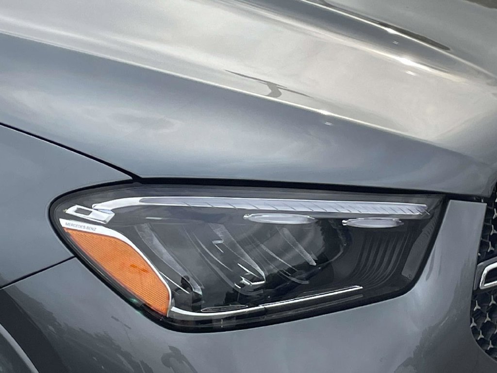 Used 2025 Mercedes-Benz GLE 580 4MATIC image 4