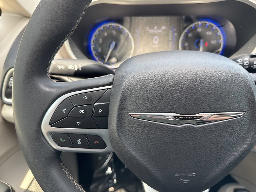 Used 2023 Chrysler Voyager LX FWD image 25