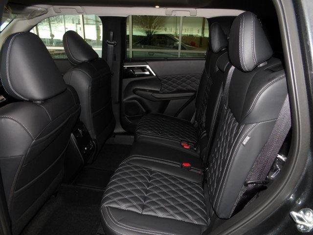 New 2025 Mitsubishi Outlander SEL image 17