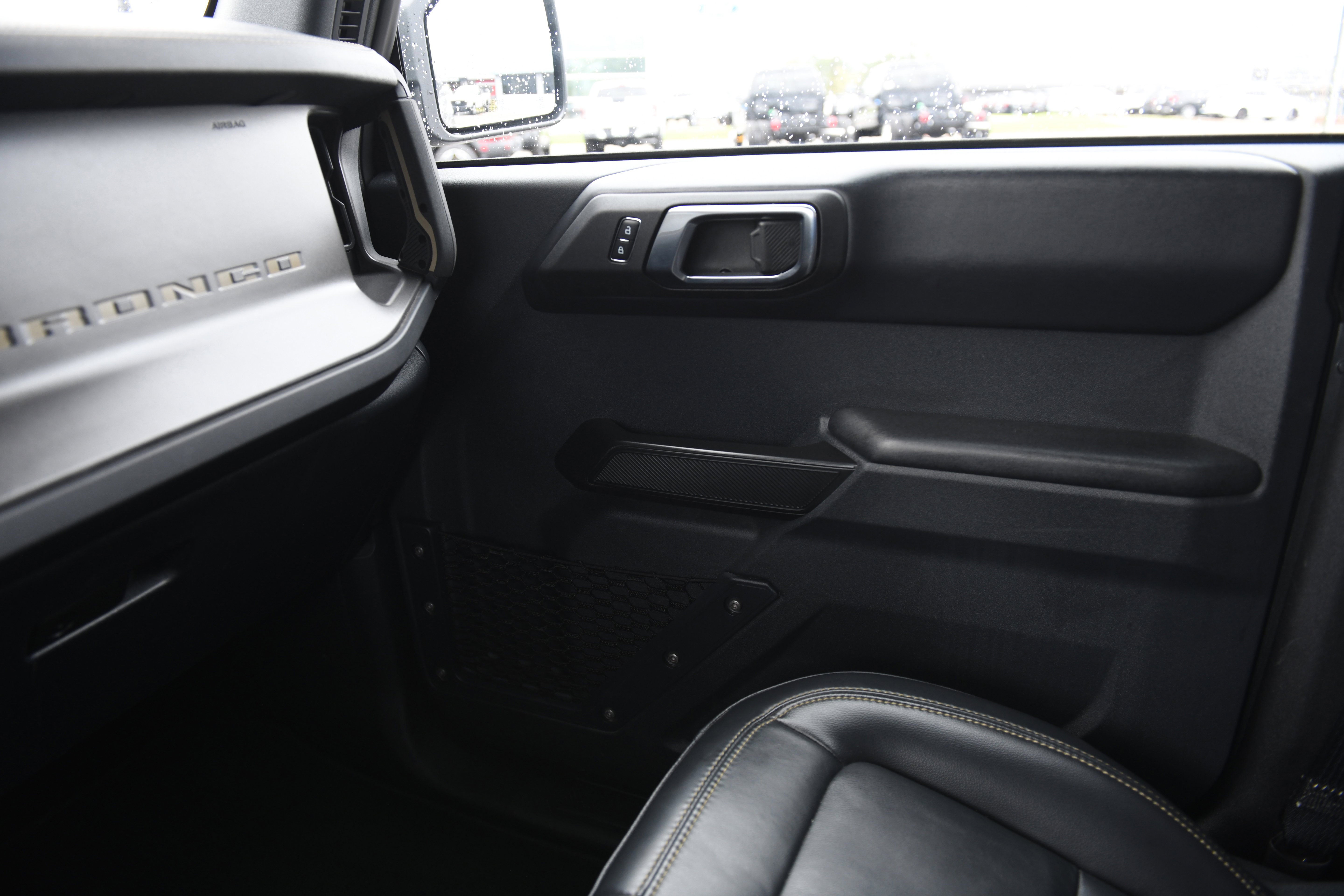 Used 2025 Ford Bronco Badlands image 29