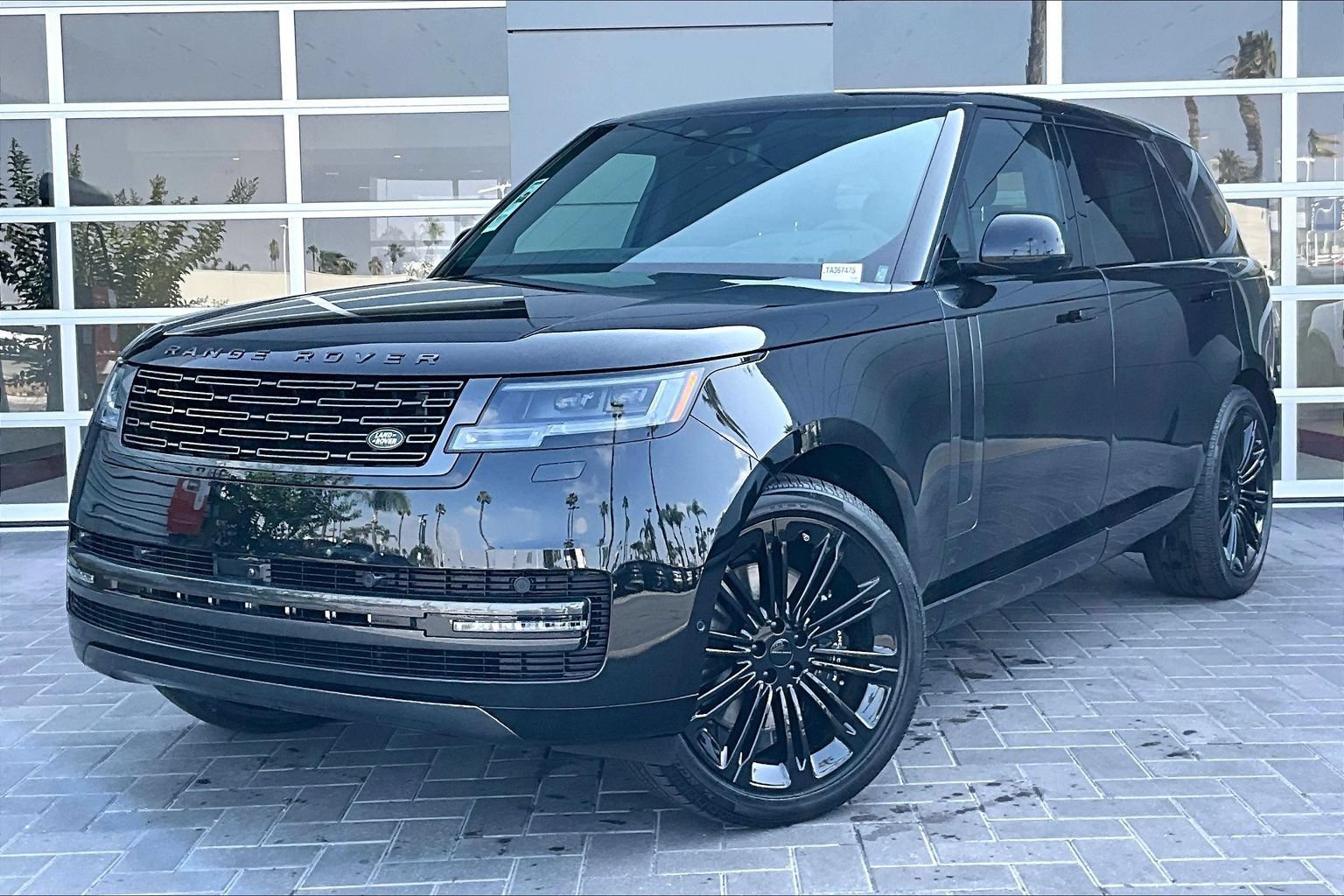 New 2026 Land Rover Range Rover Long Wheelbase SE AWD/4WD image 1