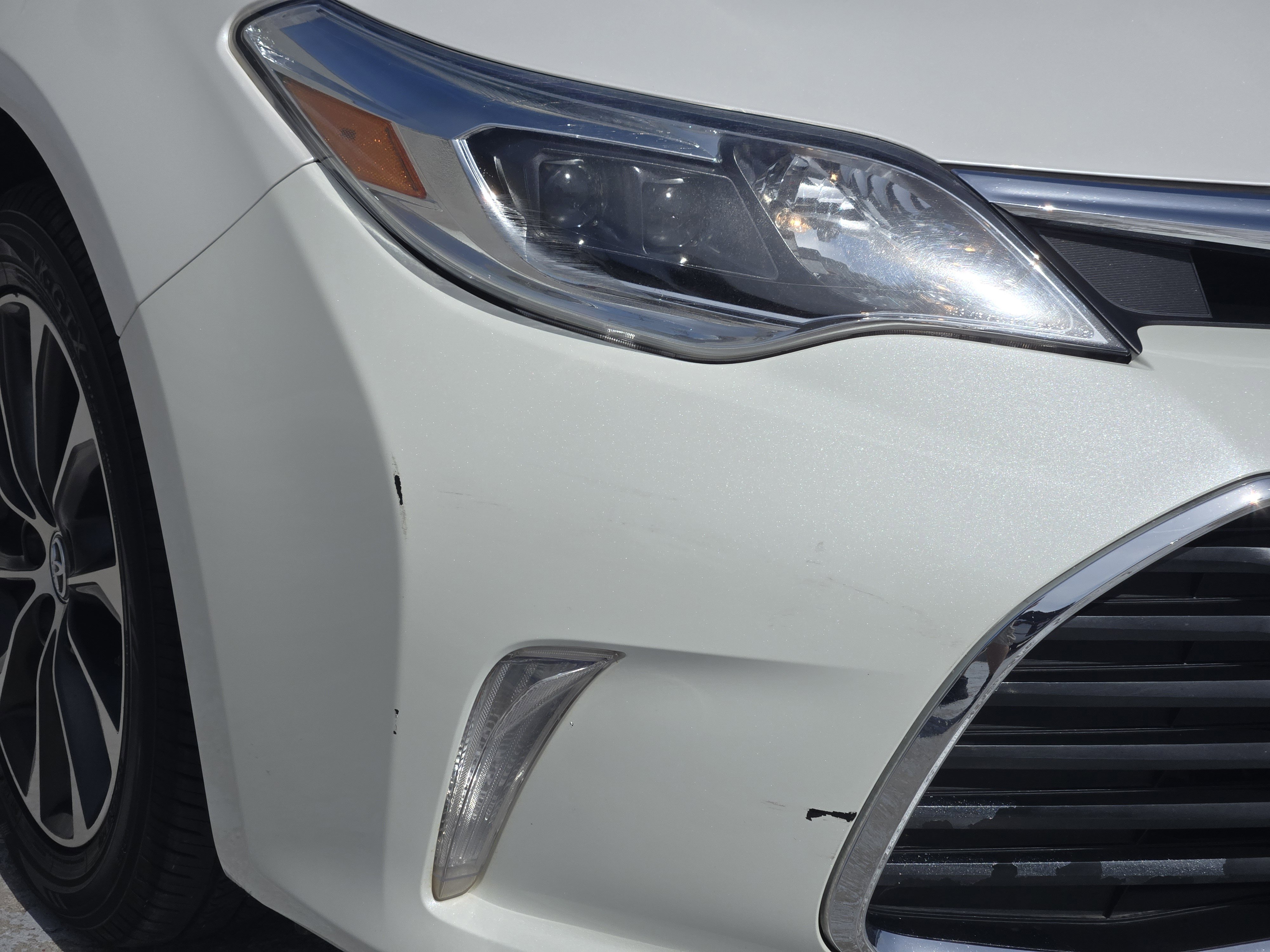Used 2018 Toyota Avalon XLE Premium FWD image 9