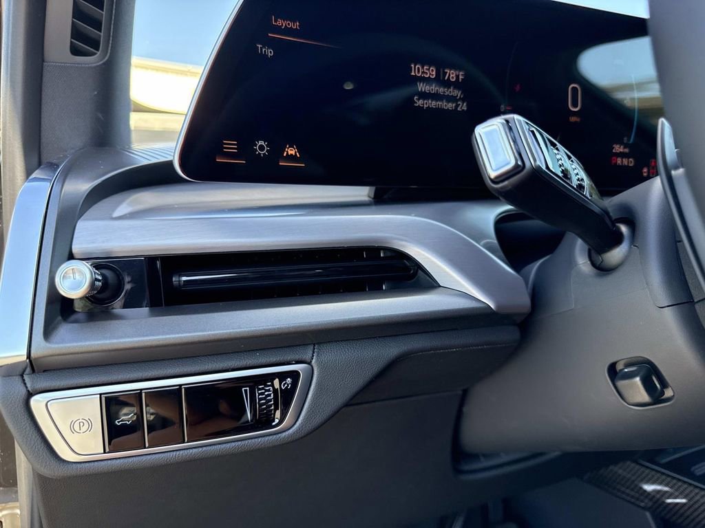 New 2026 Cadillac Vistiq Sport image 31