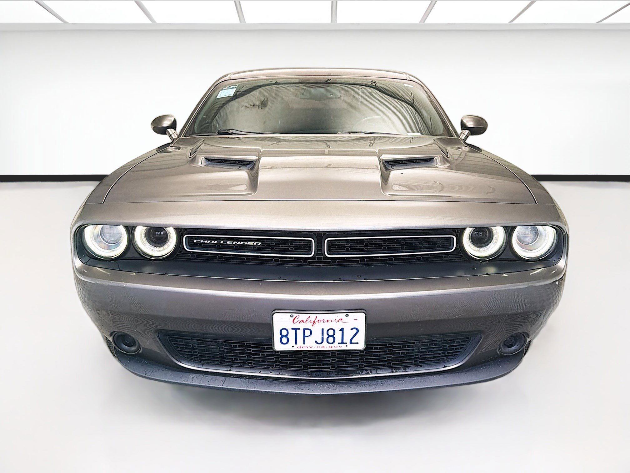 Used 2020 Dodge Challenger SXT RWD image 2