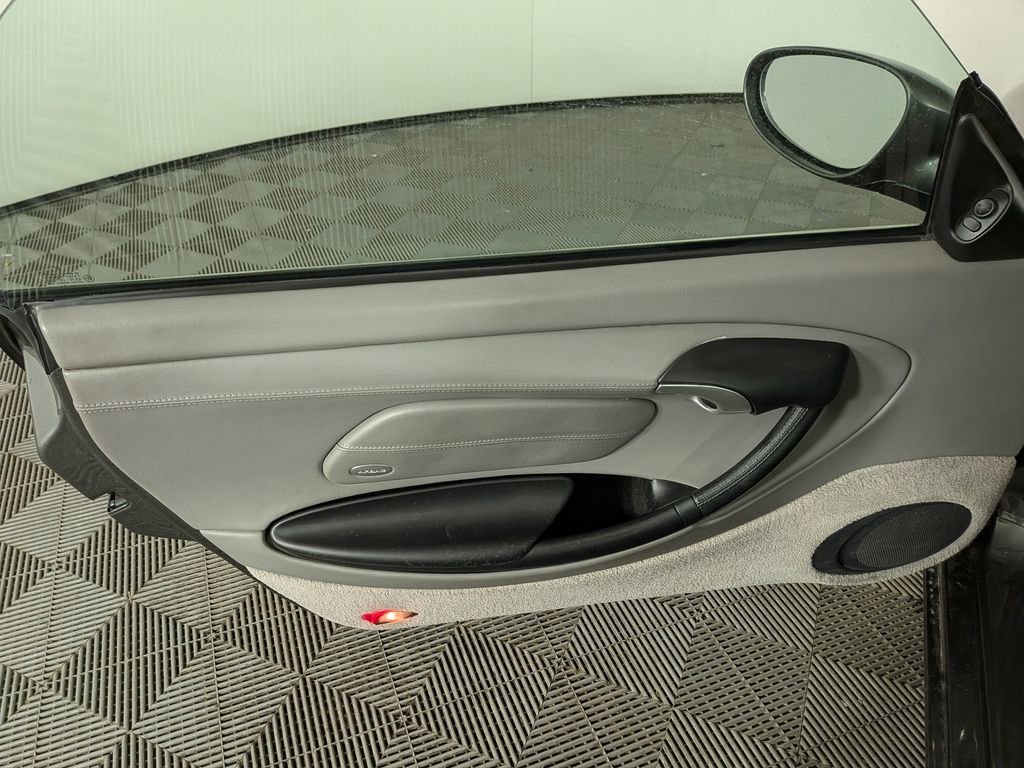 Used 2001 Porsche Boxster RWD image 15