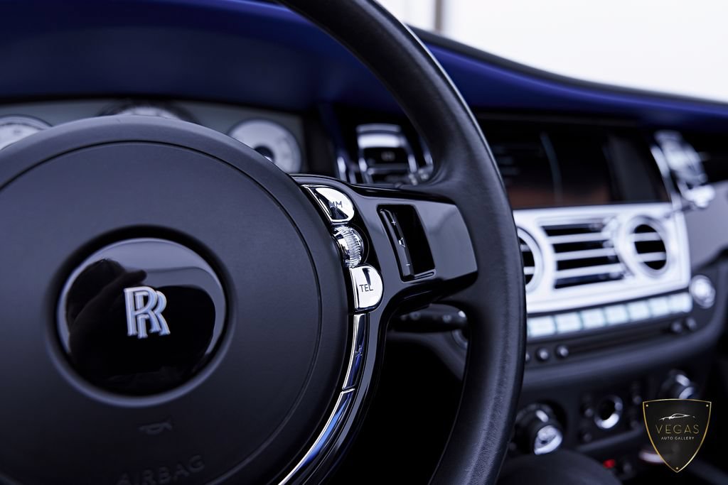 Used 2019 Rolls-Royce Dawn RWD image 72