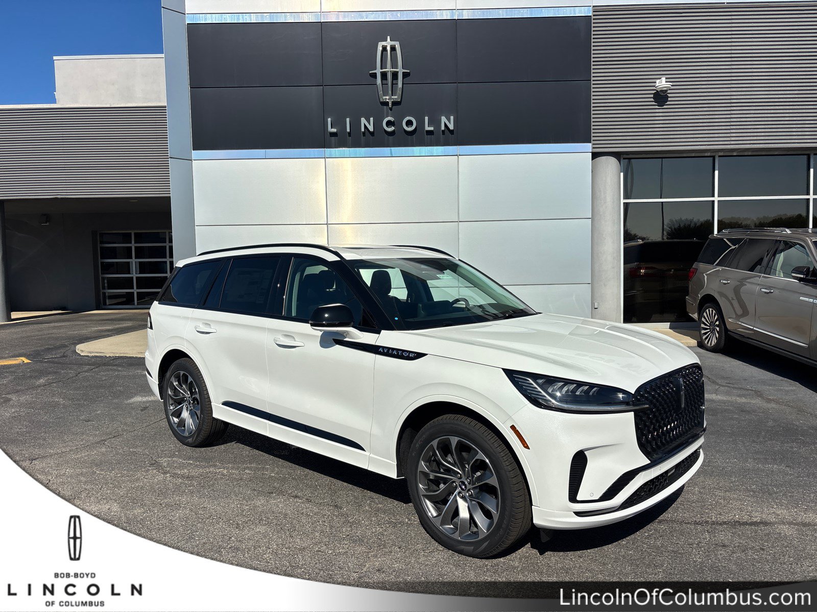 New 2027 Lincoln Aviator AWD w/ Jet Appearance Package image 1