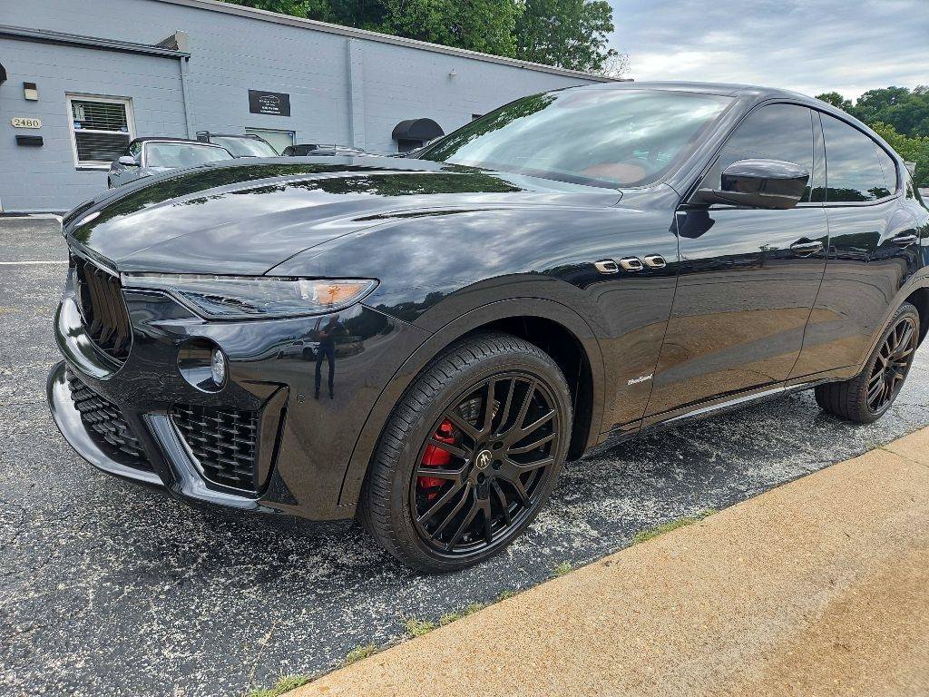 Used 2019 Maserati Levante GranSport AWD/4WD image 2
