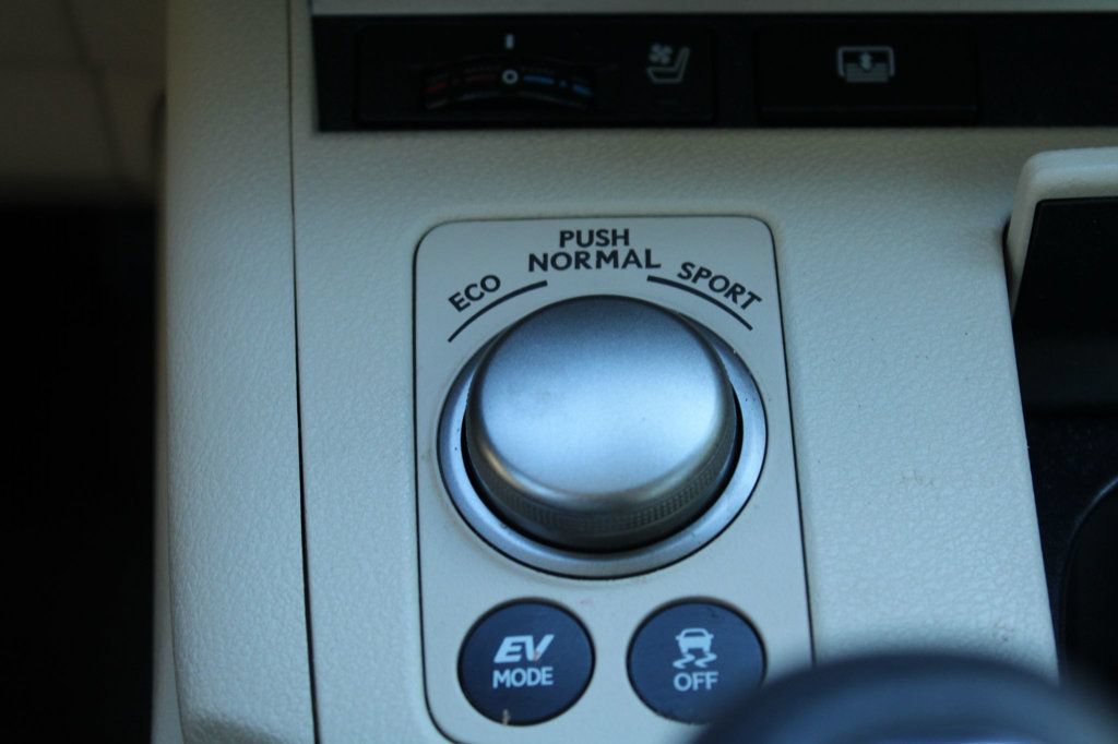 Used 2014 Lexus ES 300h w/ Luxury Package w/Bamboo Trim FWD image 20