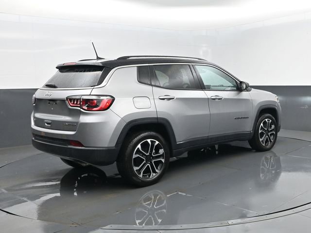 Used 2022 Jeep Compass Limited AWD/4WD image 22