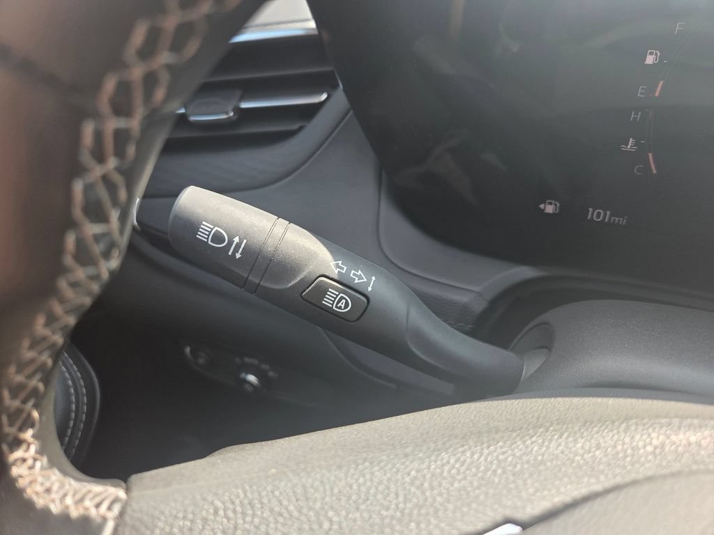 Used 2025 Buick Encore GX Preferred AWD/4WD image 23