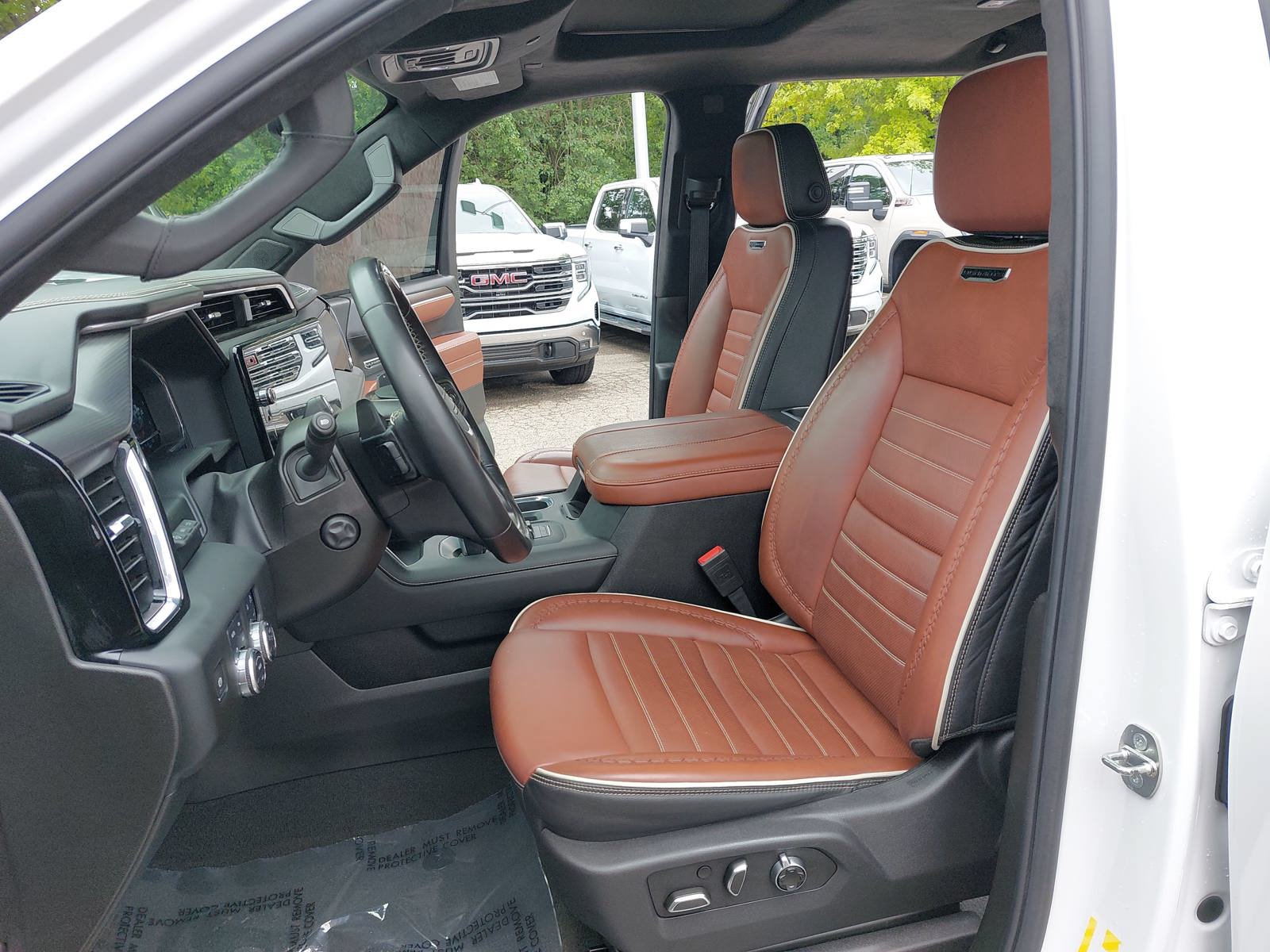 Used 2024 GMC Sierra 1500 Denali Ultimate AWD/4WD image 16